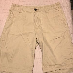 Men’s khaki shorts